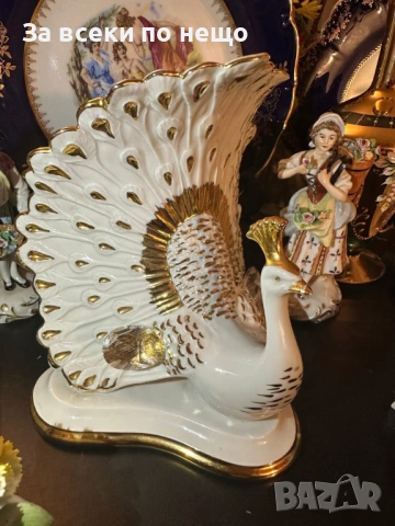 Capodimonte Italy Circa 1980 Porcelain Peacock Figurine W/ Colorful Crystal Accents Паунът Код P1848