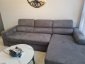 Ъглов диван, удобен и практичен. Изработен от качествен текстил в тъмно сив цвят. Разполага с функ, снимка 2