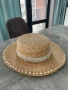 Сламена дамска шапка с декорация от перли, снимка 4