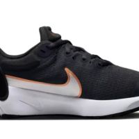 Оригинални маратонки на NIKE RENEW RUN 3! 42, снимка 1 - Маратонки - 45317499