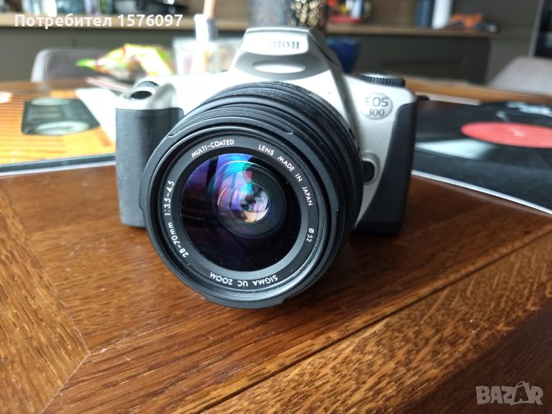 Фотоапарат Canon EOS 300 и AF Макро обектив Sigma Macro 28-70mm F3.5-4.5, снимка 1
