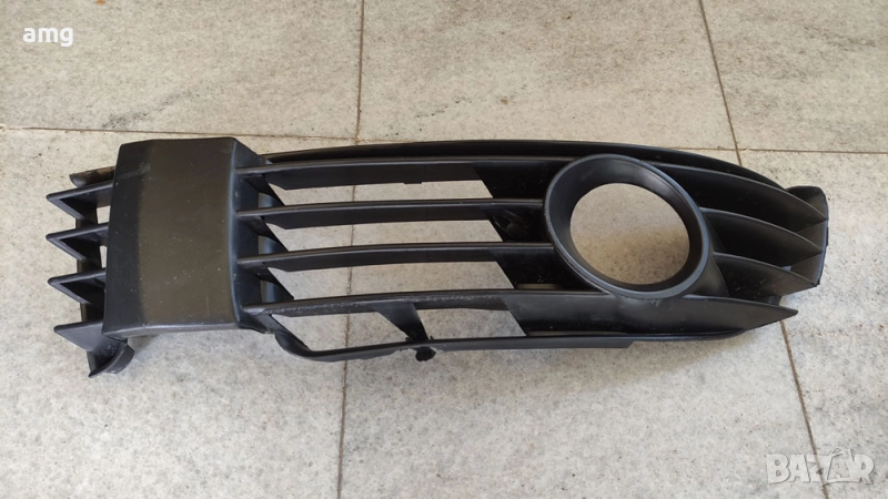 лява Решетка за предна броня VW Pasat 5.5 , снимка 1