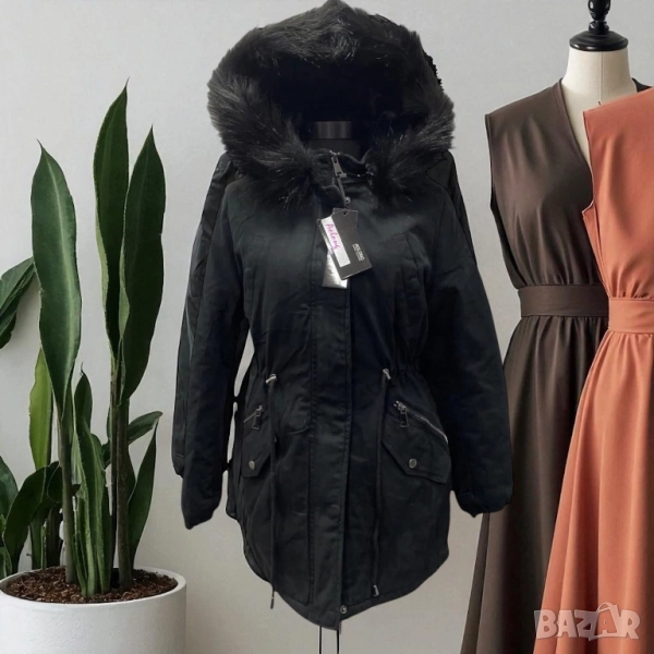 Дамска парка , снимка 1