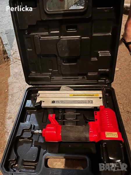 Пневматичен такер SF5040 комбиниран за скоби, игли и пирони, снимка 1