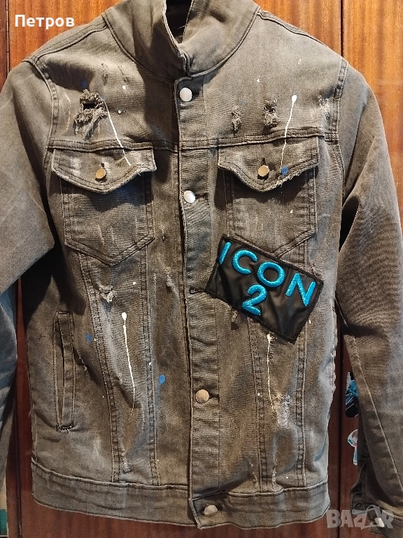 Якe дънково, размер M. Стилен distressed look с боя и пришит патч ‘ICON 2’., снимка 1