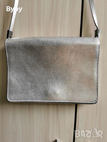 Малки дамски чанти, снимка 3 - Чанти - 45824904