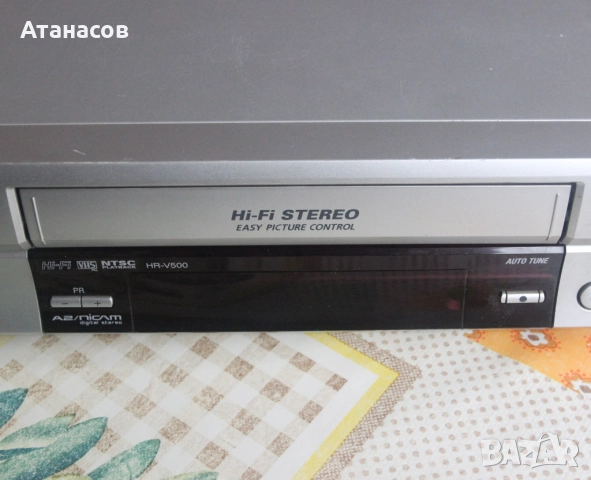 JVC HR-V500 повредено за части или ремонт, снимка 2 - Плейъри, домашно кино, прожектори - 52162850