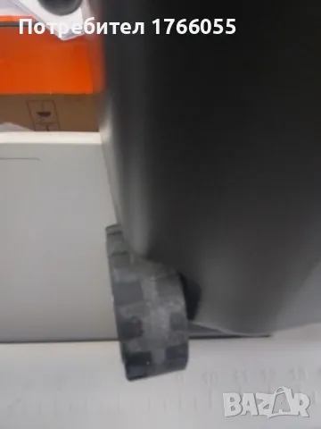 Хладилна чанта на колела Igloo 60 QT Sunset  -леки външни забележки, снимка 3 - Хладилни чанти - 50019256