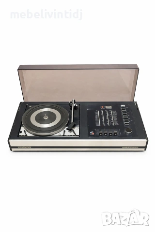 Ретро грамофон с радио от серията Wega Studio 211