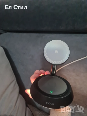 Зарядна станция за IPhone, Airpods,Apple watch , снимка 2 - Оригинални зарядни - 53734964