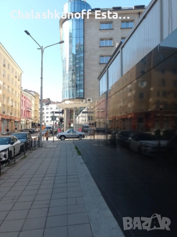 Tърговско помещение 119 кв.м. на две нива в идеалния център, снимка 5 - Магазини - 53838808