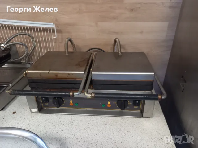 Професионален двоен гофретник гофретник "Roller Grill", снимка 1 - Обзавеждане за заведение - 49514223