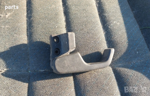 Дръжка Преден Капак VW Пасат 3, снимка 2 - Части - 53761566