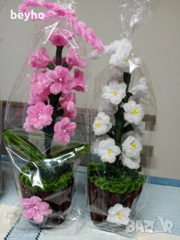 ръчно изработени  цветя от кадифени конци , снимка 7 - Изкуствени цветя - 53430776