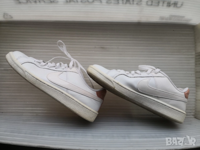 като НОВИ Лайфстайл / фитнес маратонки NIKE Court Royale бели 39