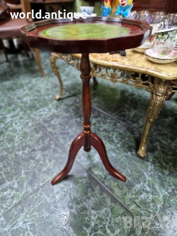 Превъзходна антикварна английска помощна масичка , снимка 3 - Антикварни и старинни предмети - 52310285