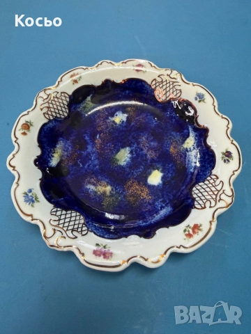 Чиния за стена