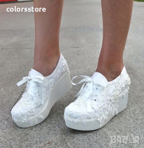 Обувки на платформа - бели - 512-11, снимка 1 - Дамски ежедневни обувки - 45870590