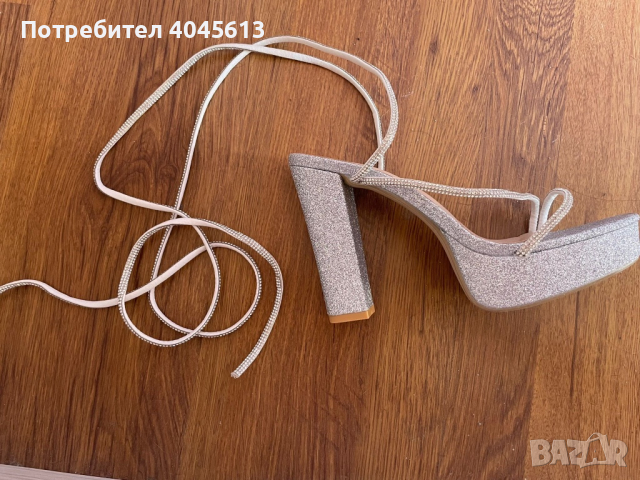 Нови сребристи  обувки с ток 10 см , снимка 2 - Дамски елегантни обувки - 44978232
