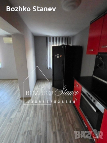 Продава се масивна двуетажна къща , снимка 9 - Къщи - 52161857