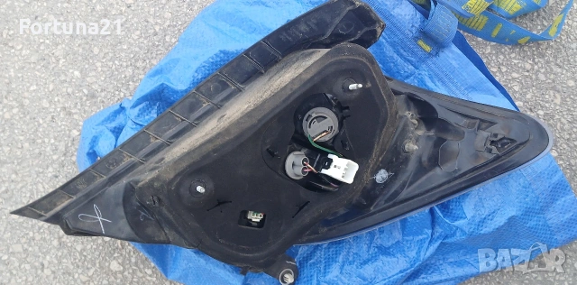 Toyota Yaris 2011-2014 - ляв стоп оригинален, снимка 2 - Части - 53863342