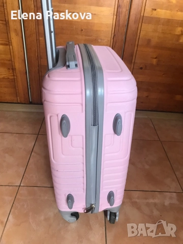 куфар карета с шифър 4 колелца и телескопна дръжка, снимка 2 - Куфари - 51949932