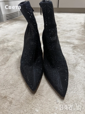 Guess Дамски Боти, снимка 2 - Дамски боти - 51911818