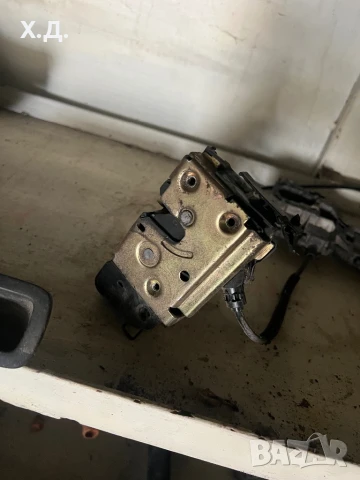 Брава с основа за външна дръжка предна дясна Рено Сценик 2004г 