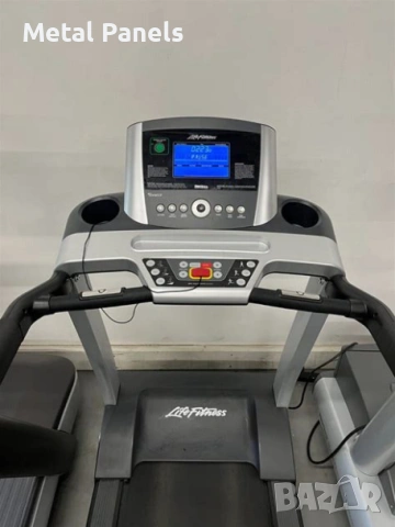 Бягаща пътека Life Fitness T3 и T5 Нов внос от Австрия Комплект , снимка 7 - Фитнес уреди - 53908506