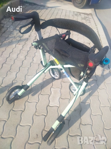 Сгъваема алуминиева  проходилка ролатор за възрастни, оперирани, трудно подвижни хора. Марка SERVER , снимка 10 - Ролатори - 54099678