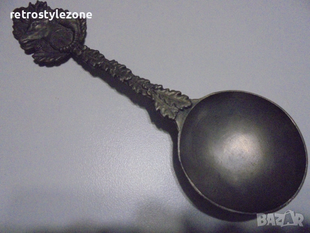 № 8486 СТАРА КАЛАЕНА ЛЪЖИЦА С РЕЛЕФНА ГЛАВА НА ЕЛЕН – ZINN , снимка 5 - Други ценни предмети - 51638490