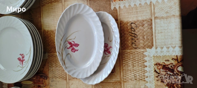 Български порцеланов сервиз от 24 части, снимка 9 - Антикварни и старинни предмети - 53839267