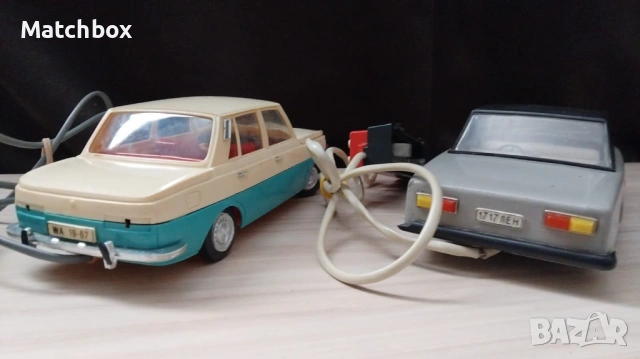 Стари играчки WARTBURG 353 DDR GDR PIKO ANKER 1/15 Lada , снимка 5 - Колекции - 50927447