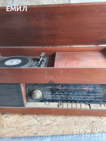 ретро радио  с грамофон акорт, снимка 5 - Радиокасетофони, транзистори - 45879868