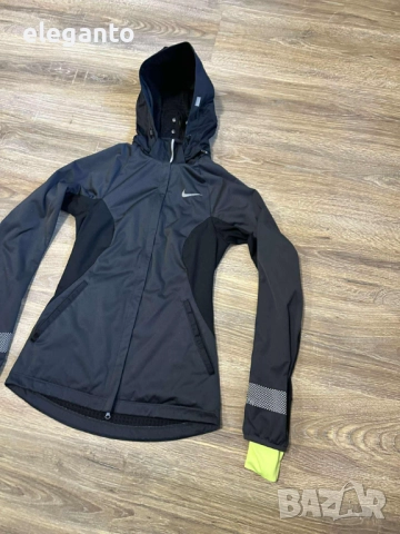 Дамсо Soft Shell Nike Training  Shield Max Dark Ash/Black Stretch , XS размер, снимка 3 - Якета - 52422496
