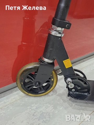 Сгъваема алуминиева тротинетка ESCAPE, снимка 6 - Скутери и тротинетки - 53383942