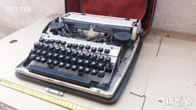 стара ръчна пишеща машина в куфар , снимка 10 - Антикварни и старинни предмети - 44993314