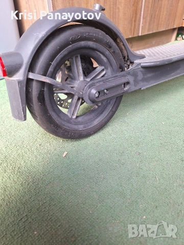 Електрическа тротинетка Xiaomi Mi Electric Scooter Essential – запазена, с кутия, снимка 2 - Велосипеди - 53975258