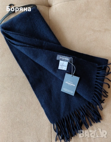 Dressman нов с етикет шал в тъмно синьо от 100 % вълна