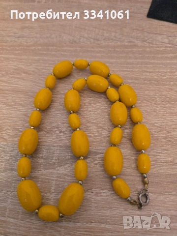 Старо колие от бакелит с кехлибарен цвят, снимка 3 - Други ценни предмети - 53388891