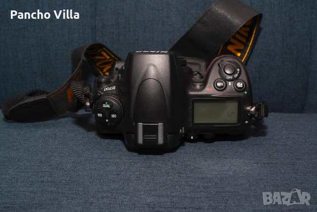 Nikon D700  с грип под 5000 кадъра, снимка 3 - Фотоапарати - 53849096