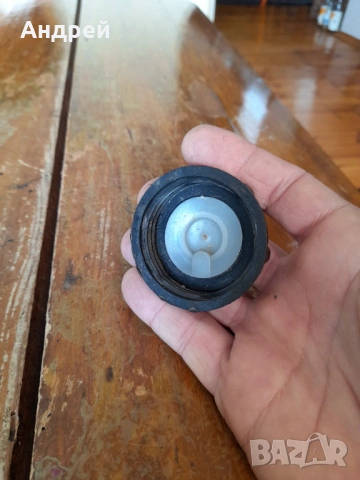 Стара капачка за казанче за спирачна течност Москвич, снимка 4 - Други ценни предмети - 53328116