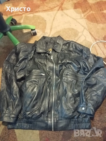 Кожено яке почти ново.