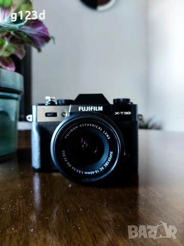 Fujifilm X-T30 комплект – 3 обектива, 6 батерии и много аксесоари , снимка 2 - Фотоапарати - 53773178