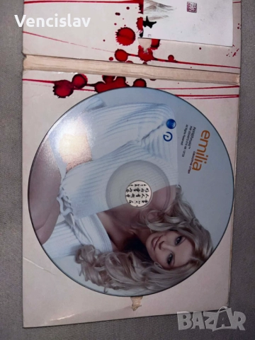 Емилия - Ангел в нощта и целувай ме матрични дискове, снимка 4 - CD дискове - 52729390