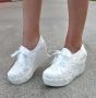 Обувки на платформа - бели - 512-11, снимка 1 - Дамски ежедневни обувки - 45870590