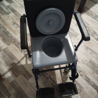 Тоалетен стол за възрасни , снимка 1 - Столове - 45294646