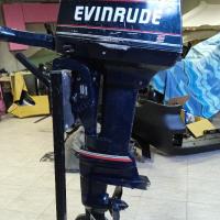 Продавам извънбордов двигател, Evinrude 5 , снимка 1 - Воден транспорт - 45011473