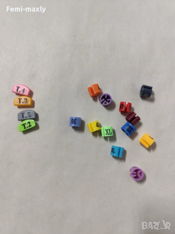Клипсове за закачалки за дрехи с размери в различни цветове, снимка 1