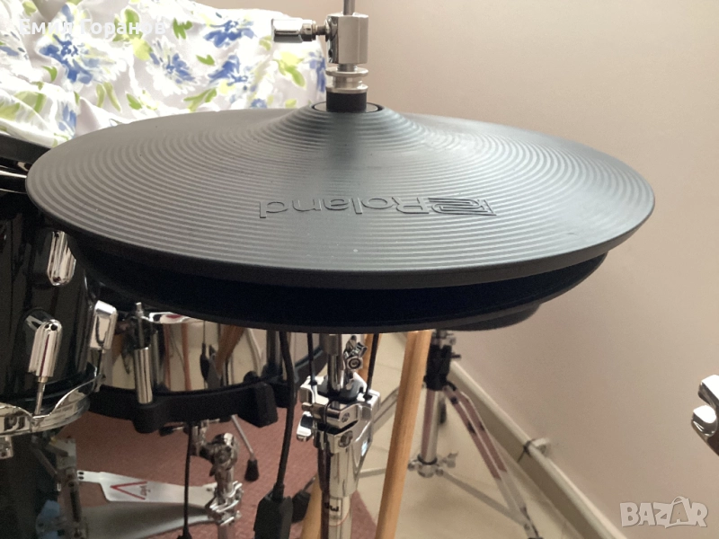 Roland VH 14” фус дигитален нов, снимка 1